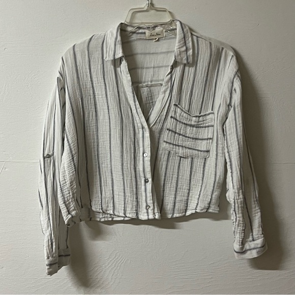 Love Notes Cropped Long Sleeve Blous Medium White Blue Striped Button Up Cotton - Picture 1 of 7